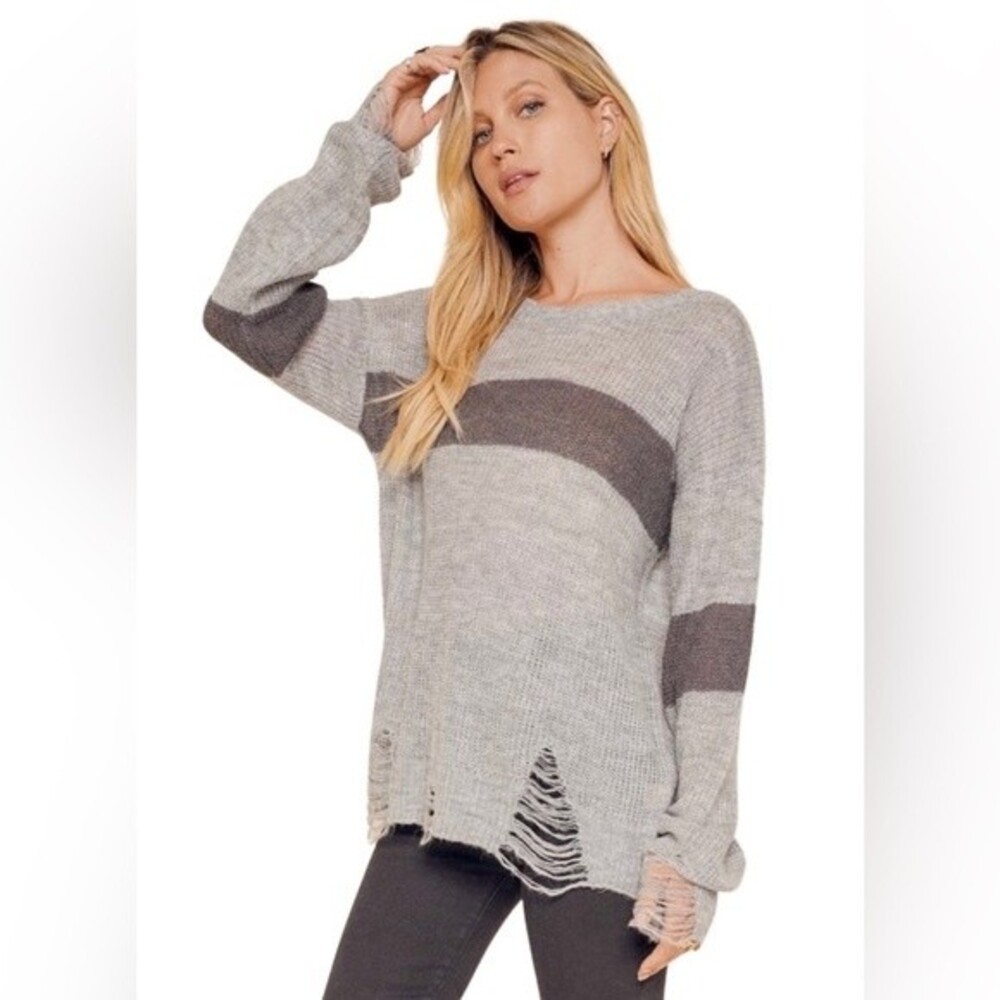 Hem and Thread Distressed Frayed Color Block Sweater Gray Medium - Picture 2 of 12
